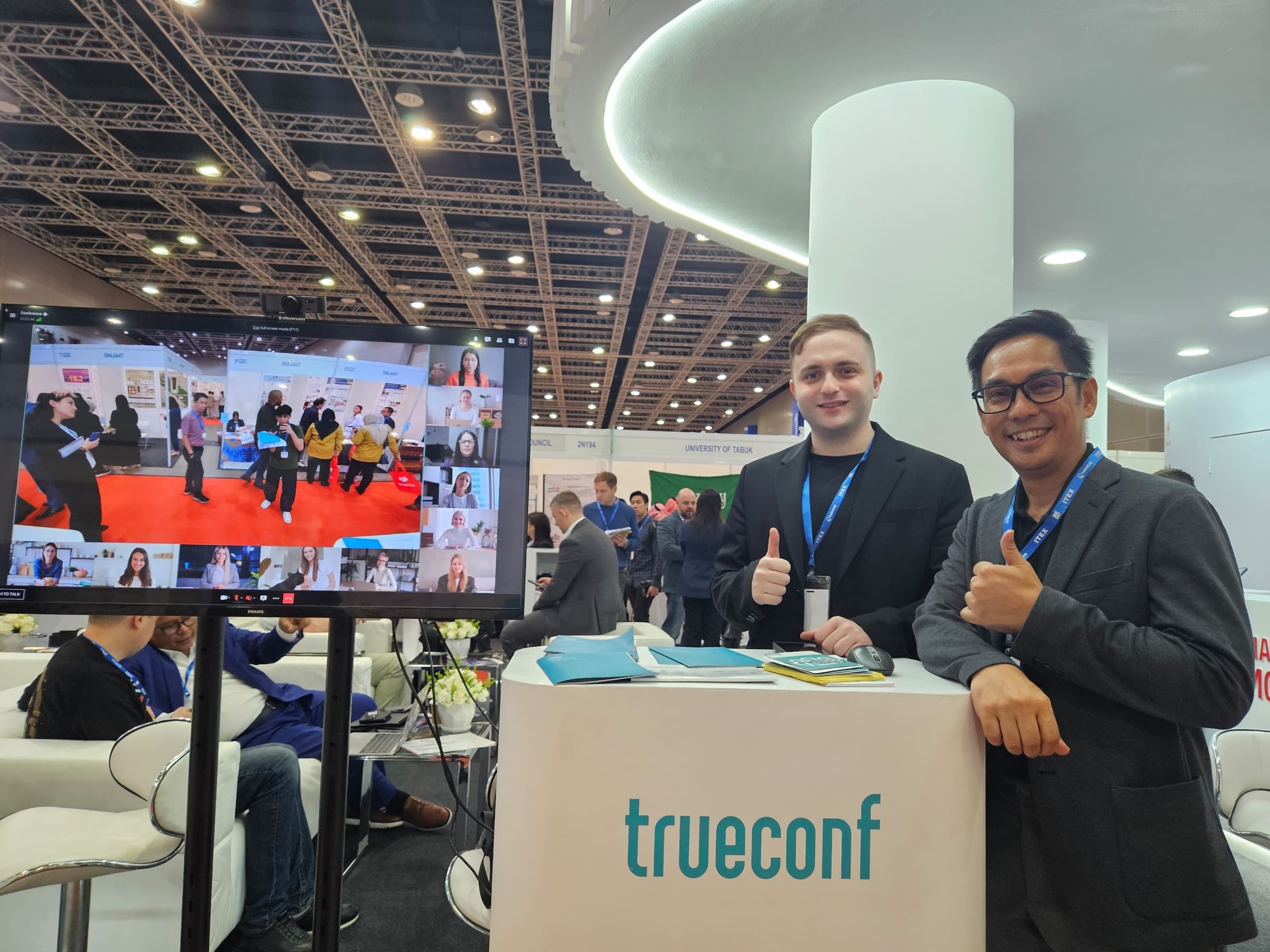 TrueConf on-premises groundbreaking messenger with 4K video conferencing and AI at ITEX 2025 1